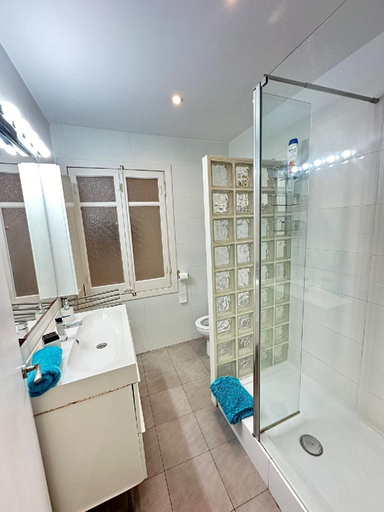 Bathroom 3, Habitaciones Mallorca, Barcelona
