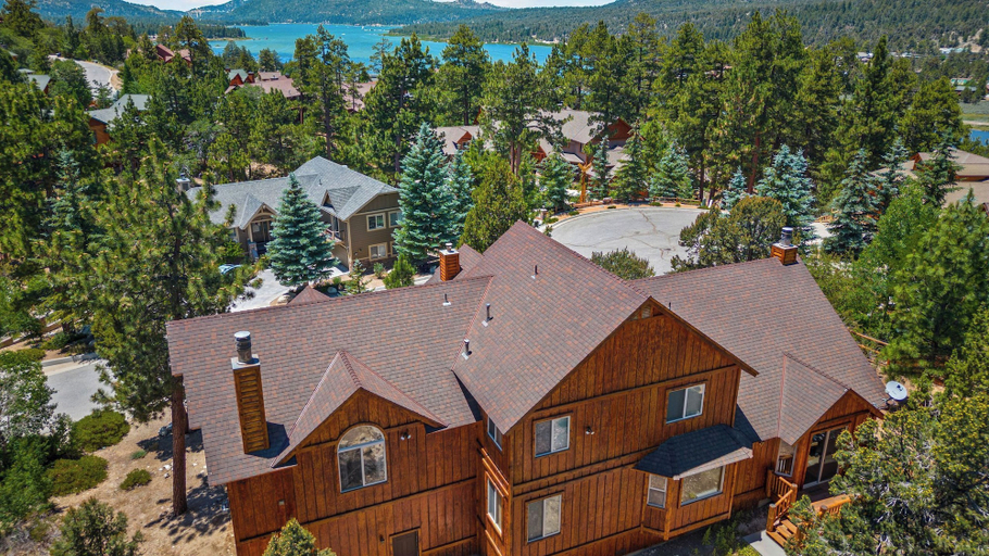 Exterior & Views 2, Linaker Lodge by Avantstay Gorgeous Cabin in Big Bear w/ Views, San Bernardino