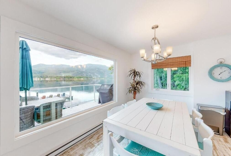 Dining 4, Brooks Lake House, Kootenay Boundary
