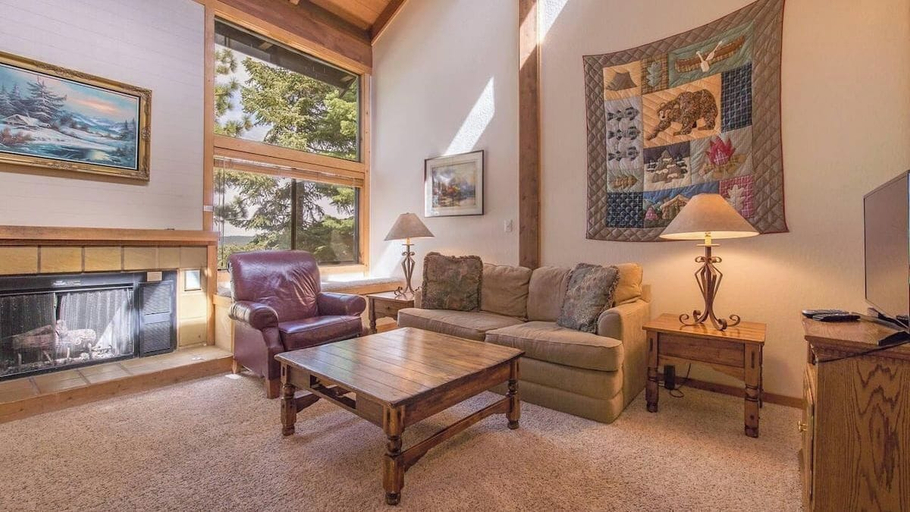 Primary image, Hawk's Eye by Avantstay Cozy Condo w/ Views & Access to Northstar Resort Community, Placer
