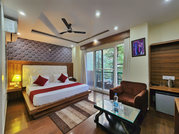 Bedroom 5, The Cedar Vatika Hotel & Restaurant, Kangra