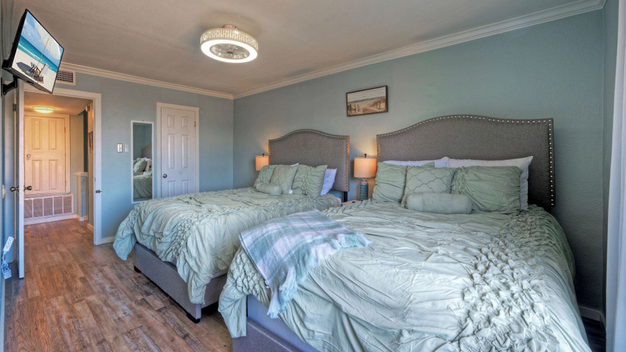 Interior 4, Seaside Haven by AvantStay, Nueces