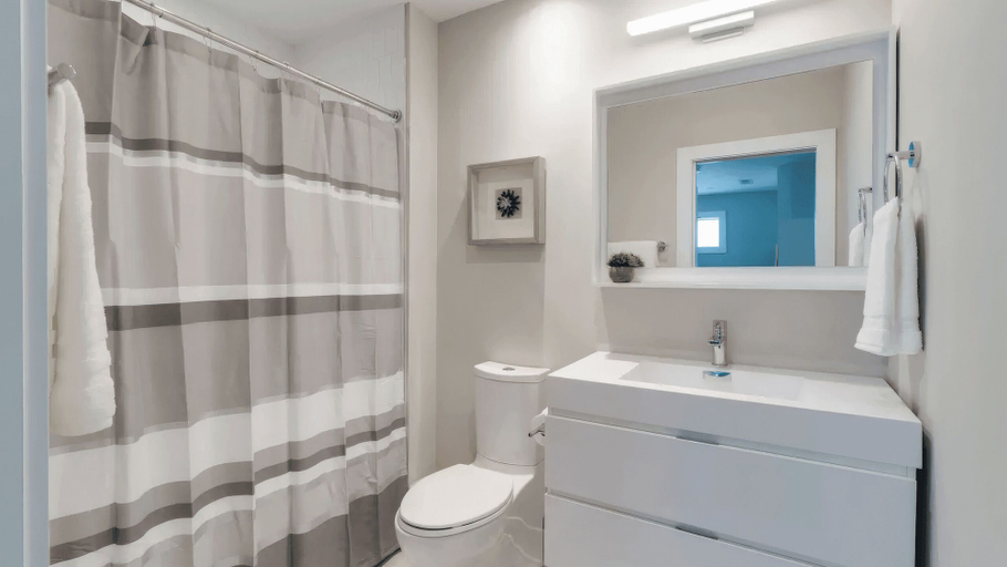 Bathroom 4, Luxe 4bdr w/ Balcony & Parking, 10 Mins to Broadway 9th Avenue by Avantstay, Davidson