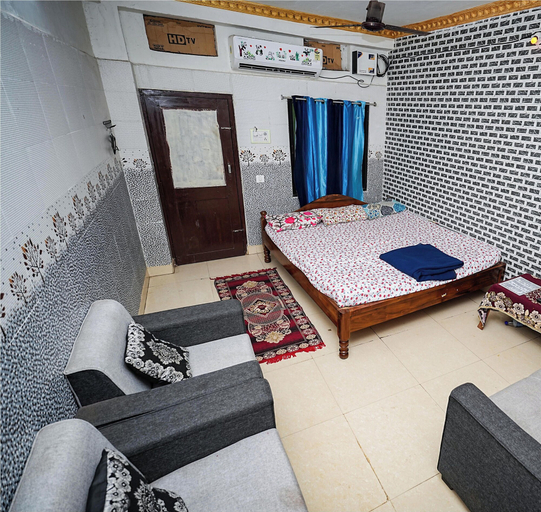 Room 5, Hotel Sriram Guest House OD, Puri