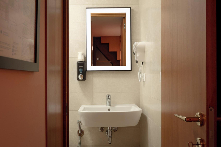 Bathroom 5, Foresteria Valdese Di Venezia, Venezia