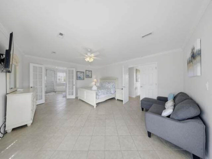 Room 2, A Shore Thing Kb 5 Bedroom Villa, New Hanover