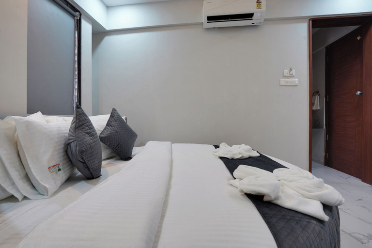 Room 5, PALMERA INN, Pune