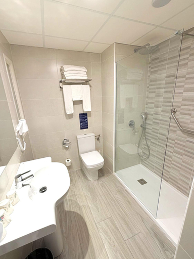 Bathroom 5, Xaine Park, Girona
