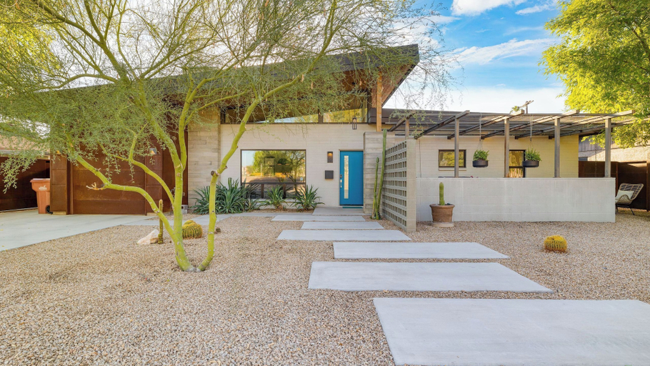Exterior & Views 2, Sundrenched by Avantstay Pool, Mins to Old Town, Maricopa