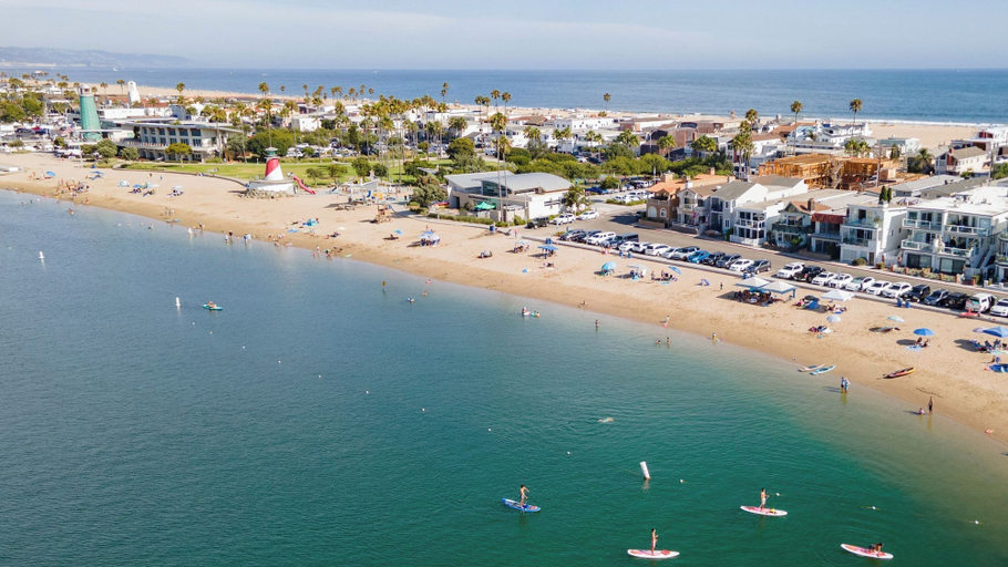 Exterior & Views 2, Shoreline Villa by Avantstay Steps to the Beach, Bay, & Pier!, Orange