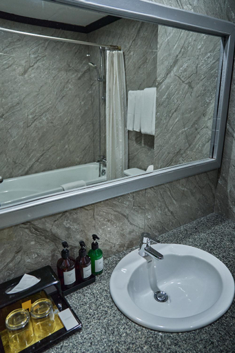 Bathroom 4, Le Charme Vientiane Hotel, Vientiane