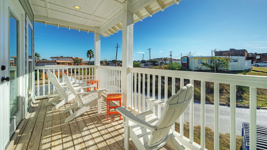 Interior 3, Barking Shark by Avantstay Coastal Home Private Pool, Beach Access, Game Room, Nueces