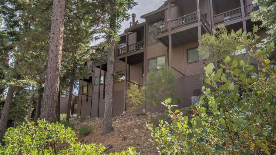 Interior 5, Hawk's Eye by Avantstay Cozy Condo w/ Views & Access to Northstar Resort Community, Placer