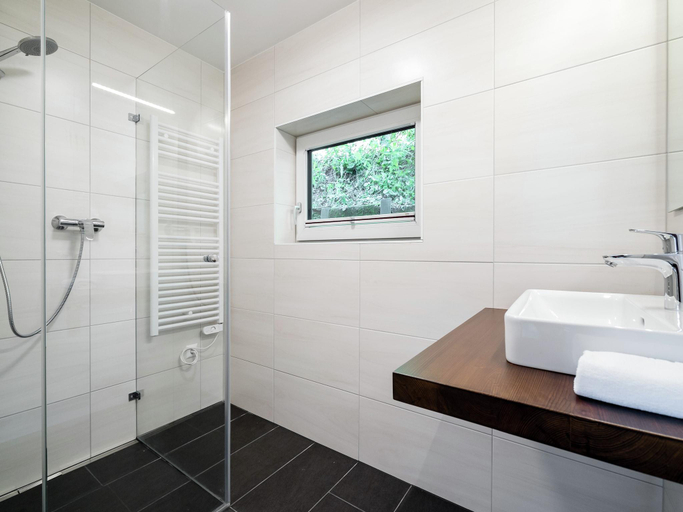 Bathroom 3, Alpine Chalet Near Zell am See for 12, Zell am See