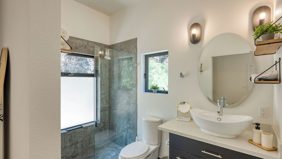 Bathroom 4, Mill Creek by Avantstay Modern Design, Patio, Hot Tub, Sonoma