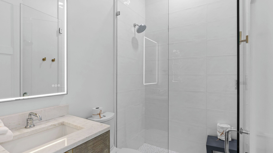 Bathroom 4, 30A Good Vibes by Avantstay Private Pool + Bikes + Golf Cart Beach Access, Walton