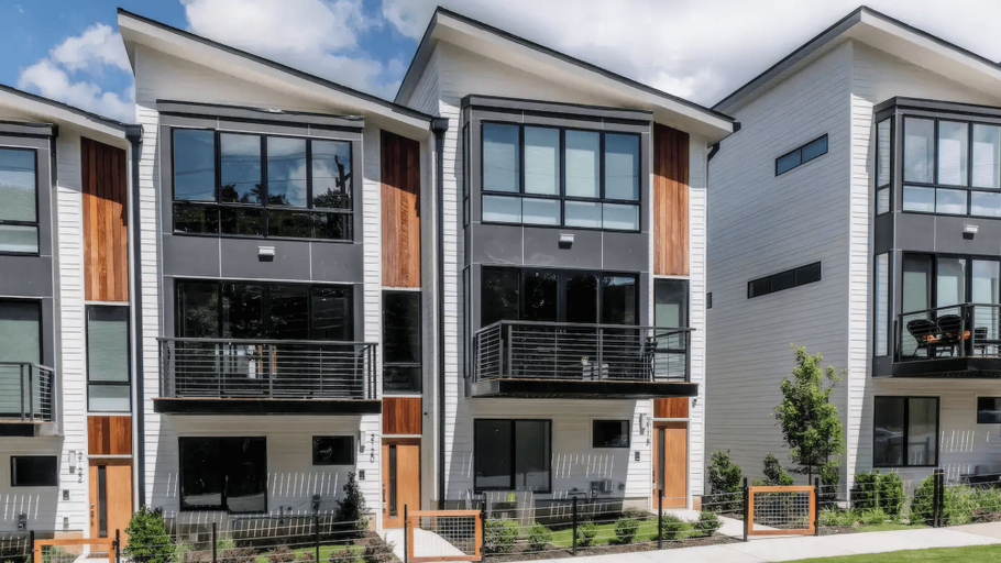 Exterior & Views 2, Luxe 4bdr w/ Balcony & Parking, 10 Mins to Broadway 9th Avenue by Avantstay, Davidson