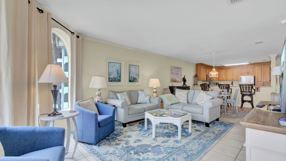 Interior 5, 313 Seascape by Avantstay Walk to Beach + Pool Access Beachfront Condo + Oceanview, Charleston