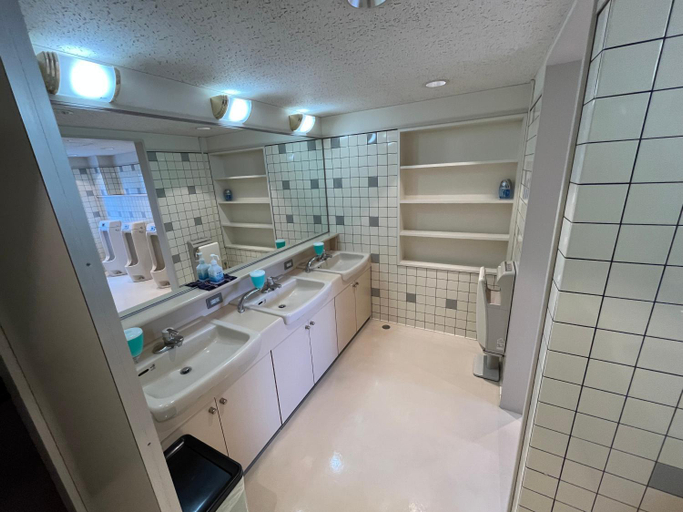 Bathroom 4, Sapporo International Youth Hostel, Sapporo
