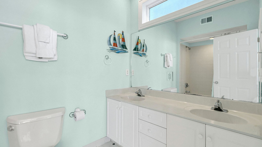 Bathroom 4, 131 Grand Pavilion by Avantstay Oceanfront On The Boardwalk!, Charleston