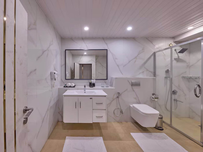 Bathroom 5, Grand Continent Premiere - T Nagar, Chennai