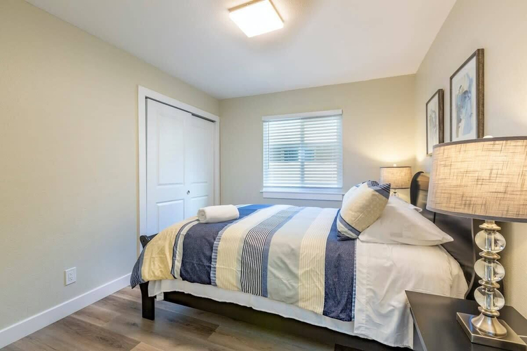 Interior 3, Marbella Lane - 6BR Duplex Dtwn SJ Laundry P, Santa Clara