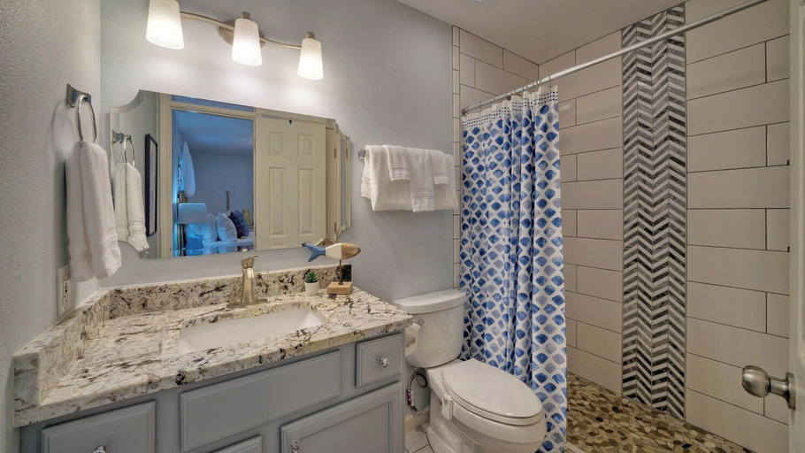 Bathroom 4, Private Pool, Large Yard, Game Room, Balcony South By Sunkissed by Avantstay, Nueces