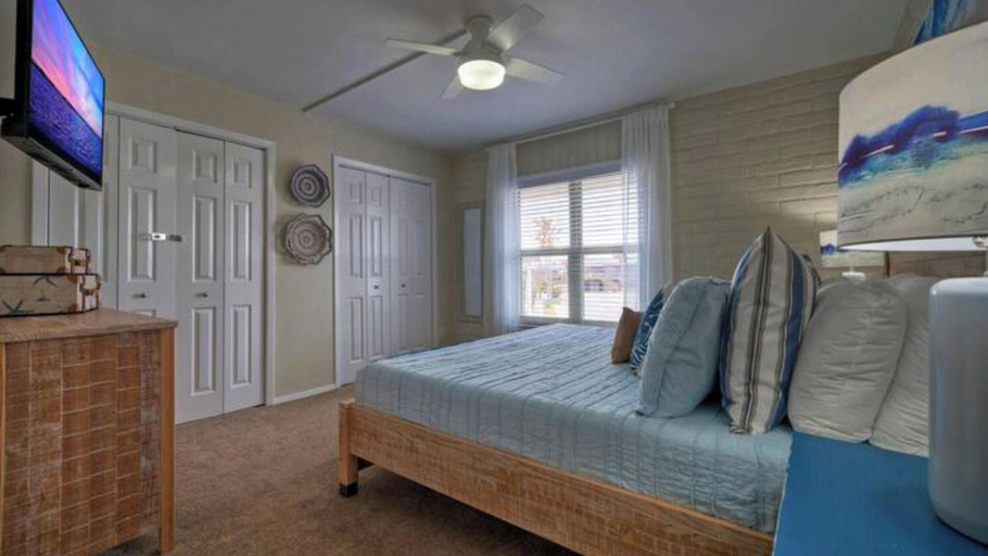 Bedroom 4, Stay Palm by Avantstay Boardwalk, Pool, Nueces