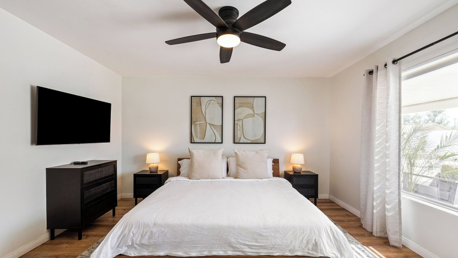 Bedroom 3, Montego by Avantstay Private Yard w/ Pool & Hot Tub, Riverside