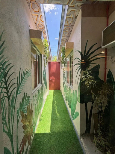 Exterior 5, Charming House with Private Pool, Bacolod City