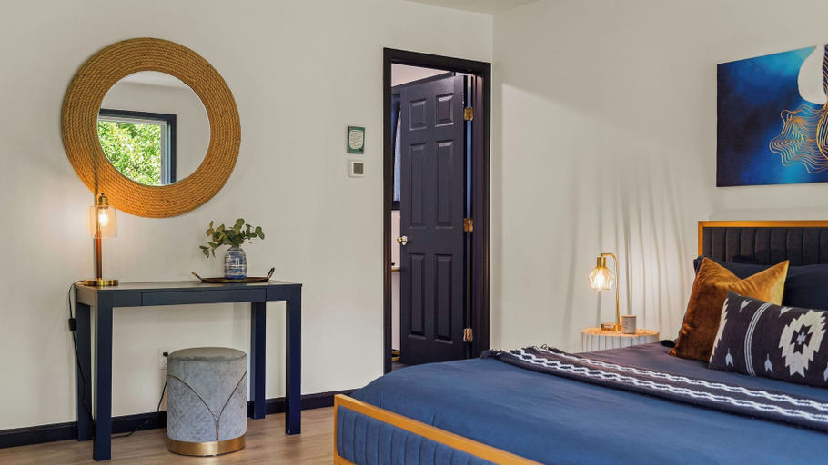 Bedroom 3, For Lake Sake by Avantstay Lakefront + Hot Tub + View, Monroe