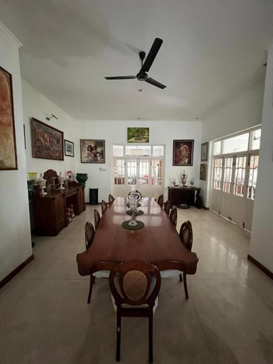 Dining, Nora Lyn - Colombo, Thimbirigasyaya