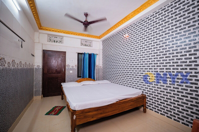Room 4, Hotel Sriram Guest House OD, Puri