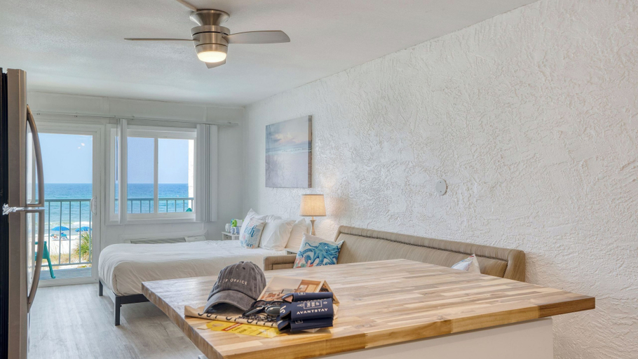 Bedroom 3, Sun-kissed by Avantstay Beachfront Access, Bay