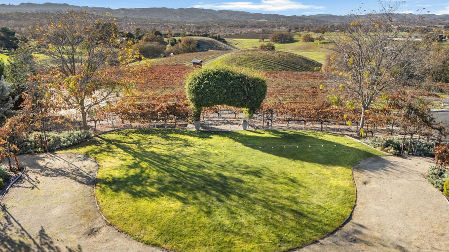 Interior 4, El Pomar Estate - Main House by Avantstay Pool + Hot Tub + Firepit + Outdoor Dining + Vineyard Views, San Luis Obispo