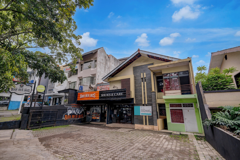 Front of property 4, Hotel O near D'Botanica Bandung Mall for, Bandung