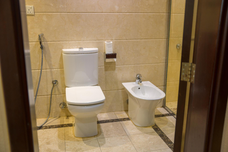 Bathroom 5, Al Hayatt Jeddah Hotel, Jeddah