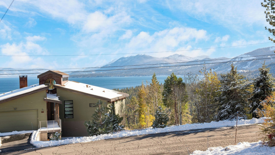 Others 5, Chickaree by Avantstay A-frame w/ Mountain Views, Placer