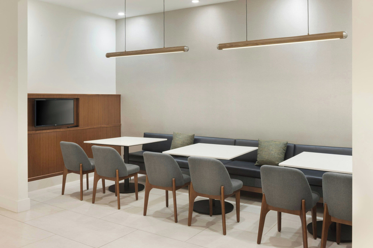 Food & Drinks 5, Courtyard by Marriott across Universal Orlando, Orange