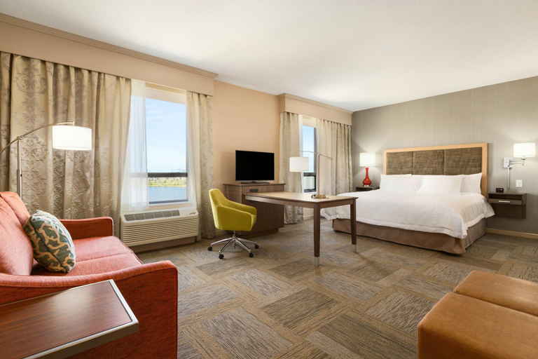 Bedroom 2, Hampton Inn by Hilton Edmonton/Sherwood Park, Division No. 11