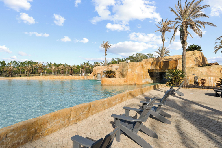 Outdoor pool 3, The Wharf 717, Baldwin