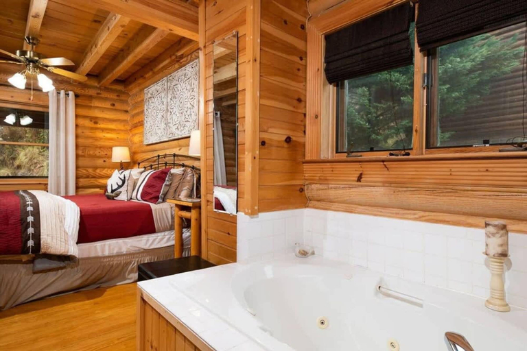 Room 2, Rise n Shine Cabin by Beyond Expectations With Hot Tub, Sevier
