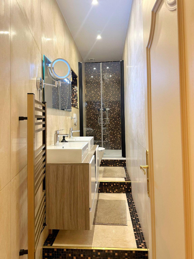 Bathroom 2, Le Flandrin  Large apartment in Paris 16th, Paris