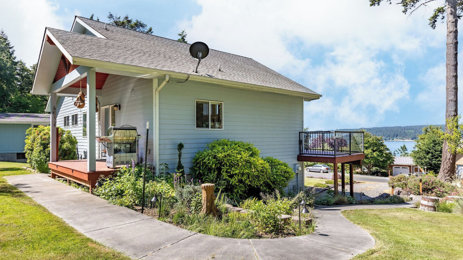 Exterior & Views 2, Harborview Getaway by Avantstay Walk to Beach, Island