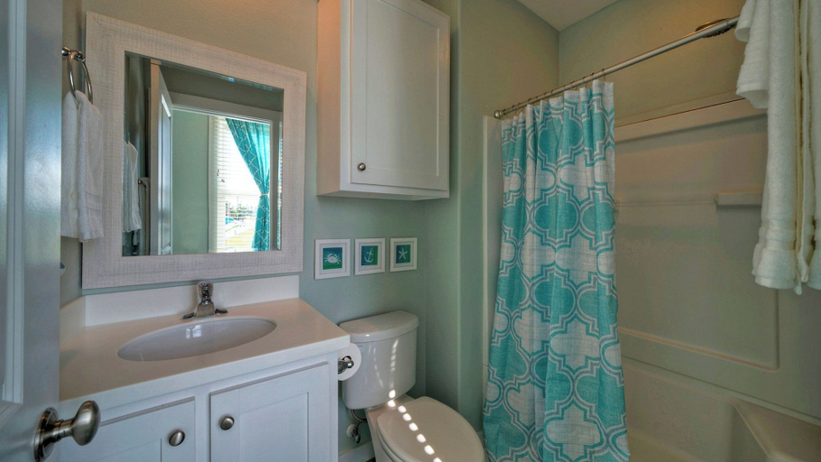 Bathroom 4, Huge Priv Rooftop w/ Ocean Glimpse View, Pool Seaside Lookout by Avantstay, Nueces