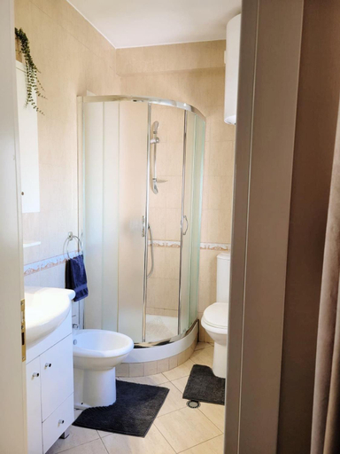 Bathroom, Cozy Apartment Near the Pyramid, Tirana Center, Tirana