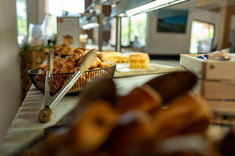 Breakfast meal 2, Les Hauts du Lac, Doubs