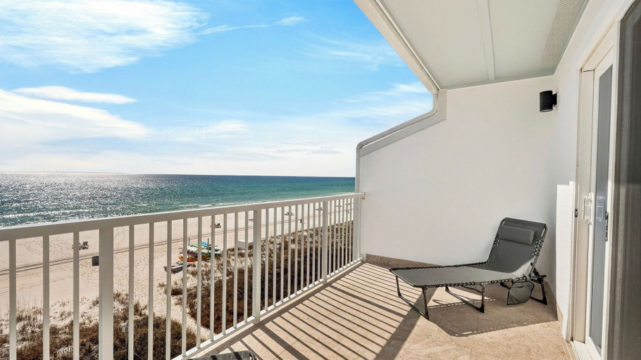 Others 5, Blue Marlin by Avantstay Beachfront w/ Views, Pool Access, Beach Chairs, Bay