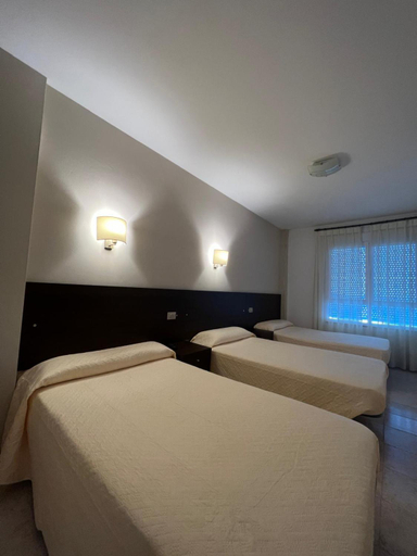 Bedroom 4, Pension Arenas Palas, Lugo