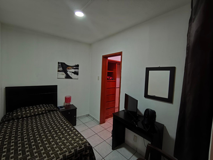 5, Hostal menavi, León